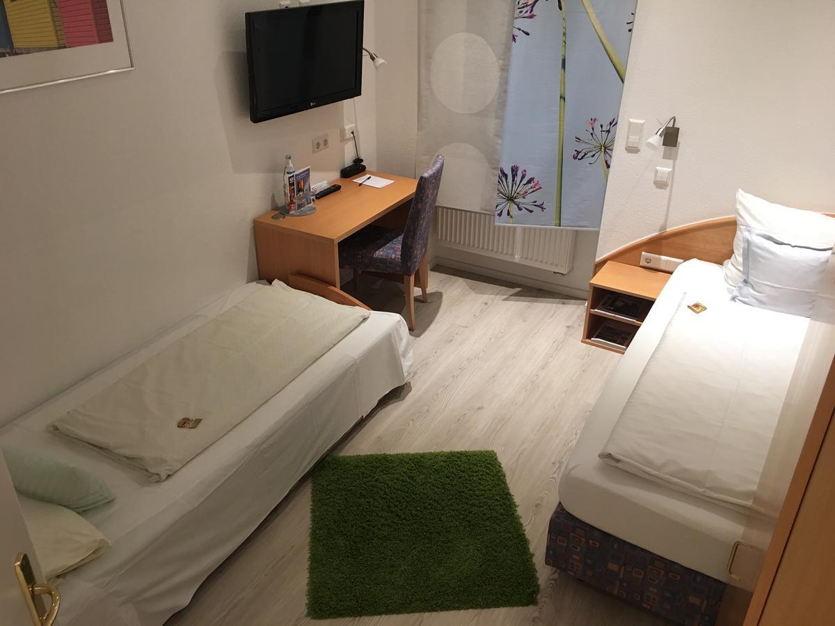 Hotel Barbarossa Karlsruhe Stadtmitte Dış mekan fotoğraf